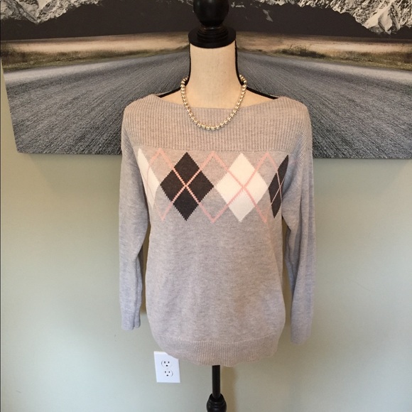 Grey Argyle Gap sweater - Picture 2 of 5